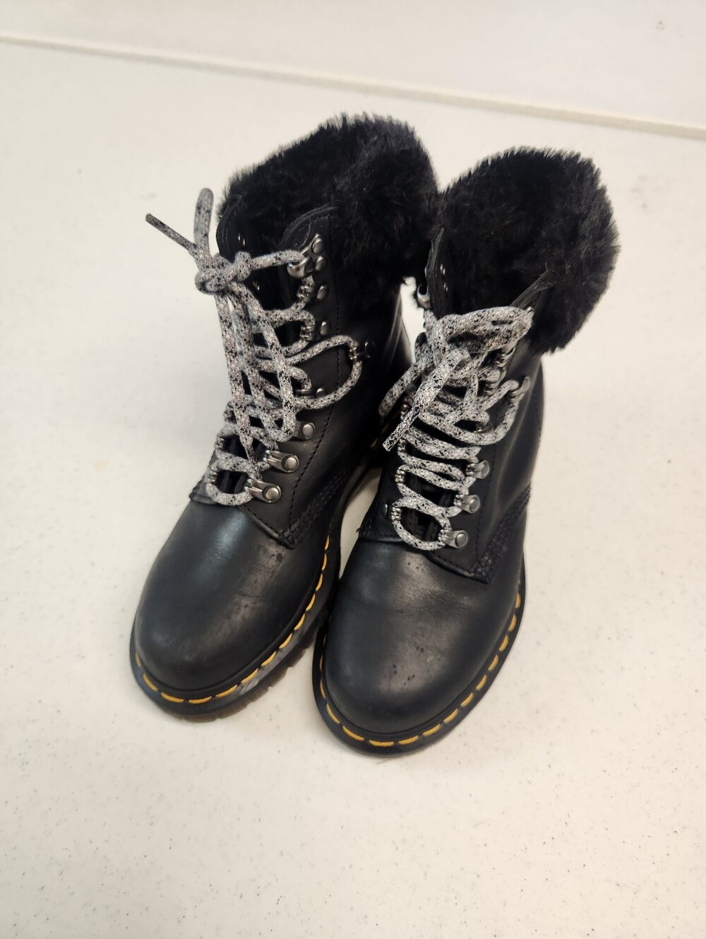 Dr. Martens 1460 Serena Boots Womens Size 8 Black Leather Combat Faux Fur Lined